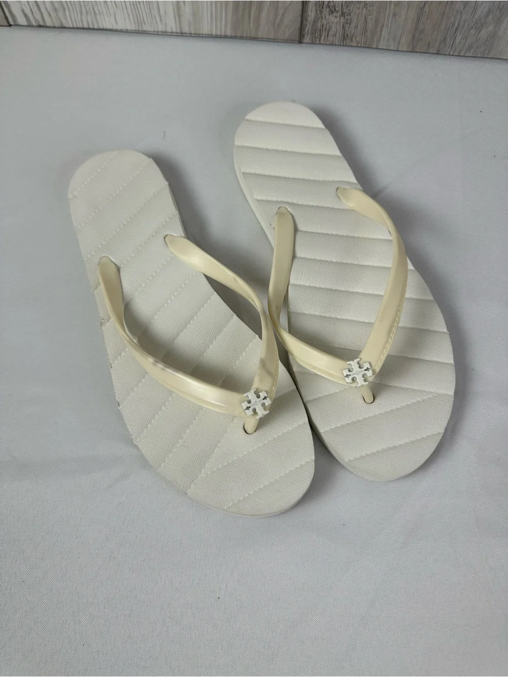 Women’s Tory Burch ‘Kira’ flip flops -7
